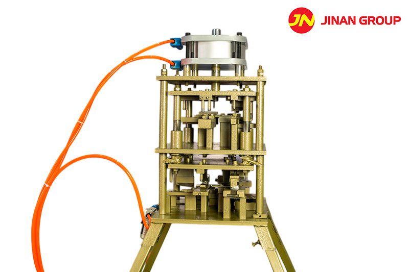 Máy đột dập 16 dao 1 Máy đột dập 16 dao